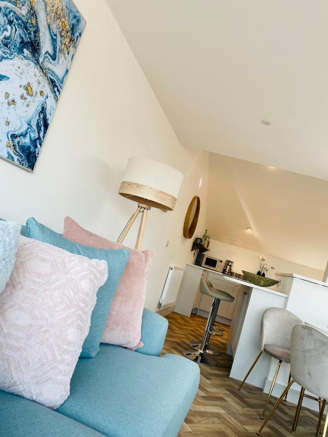 Lees Lookout Holt ,2 Bedroom Luxury Apartment With Private Parking Exteriér fotografie