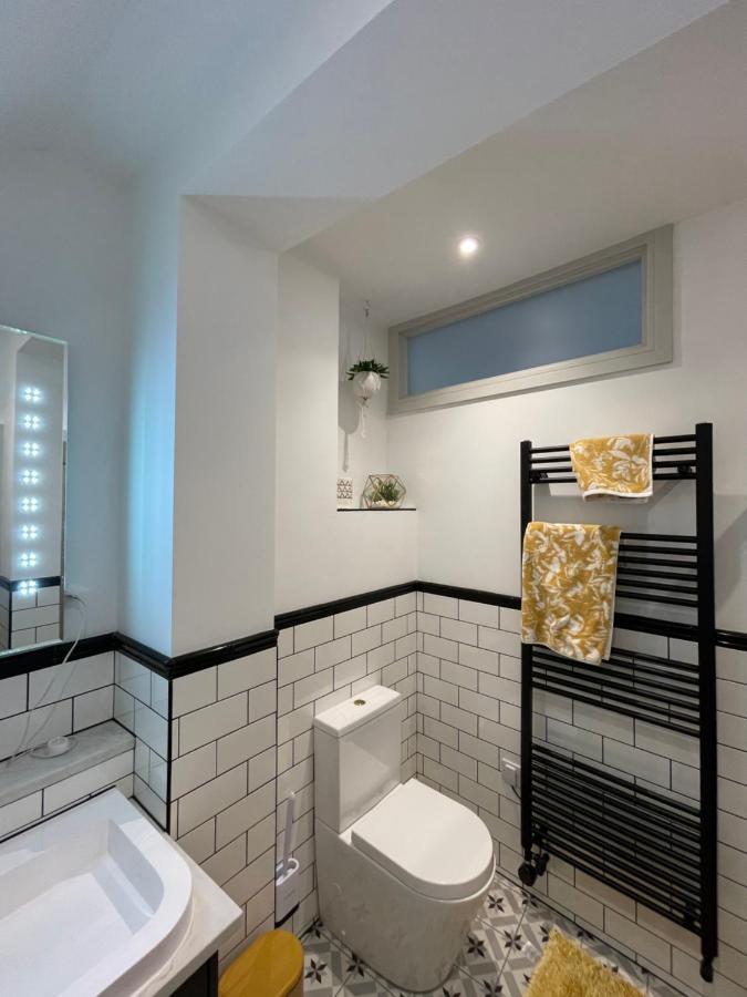 Lees Lookout Holt ,2 Bedroom Luxury Apartment With Private Parking Exteriér fotografie