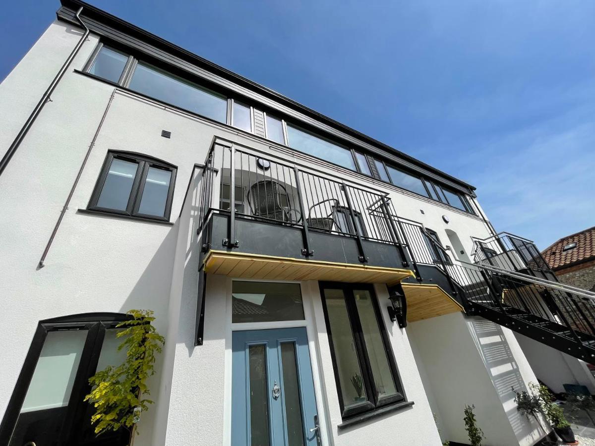 Lees Lookout Holt ,2 Bedroom Luxury Apartment With Private Parking Exteriér fotografie