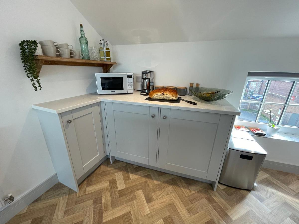 Lees Lookout Holt ,2 Bedroom Luxury Apartment With Private Parking Exteriér fotografie