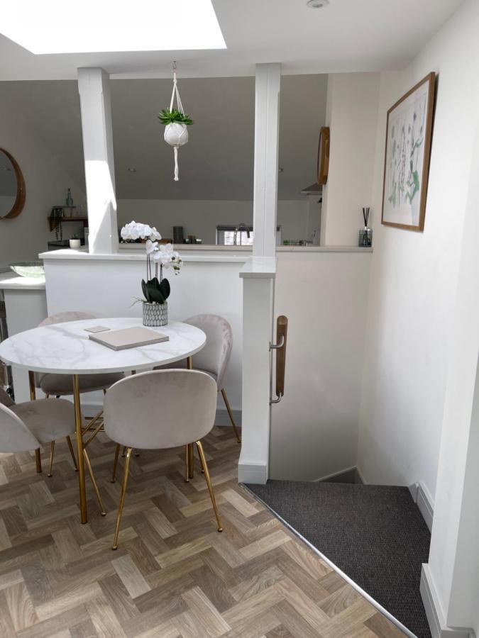 Lees Lookout Holt ,2 Bedroom Luxury Apartment With Private Parking Exteriér fotografie
