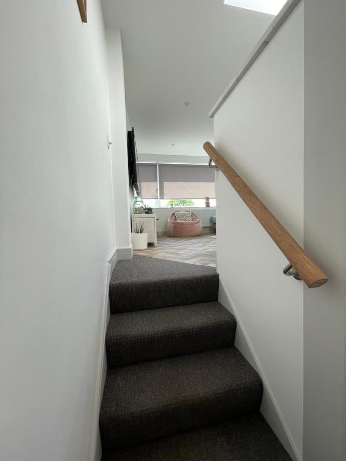 Lees Lookout Holt ,2 Bedroom Luxury Apartment With Private Parking Exteriér fotografie